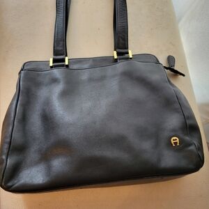Elegant Etienne Aigner Black Leather Shoulder Bag